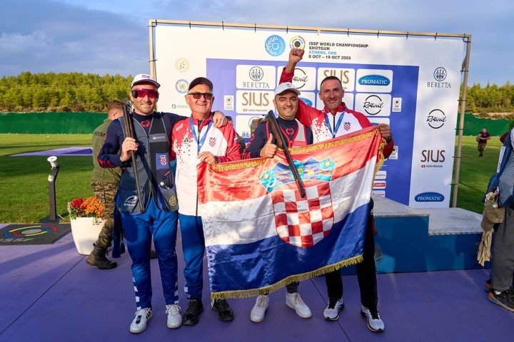 Još jedan svjetski uspjeh Giovannija Cernogorza – ekipno zlato u Grčkoj